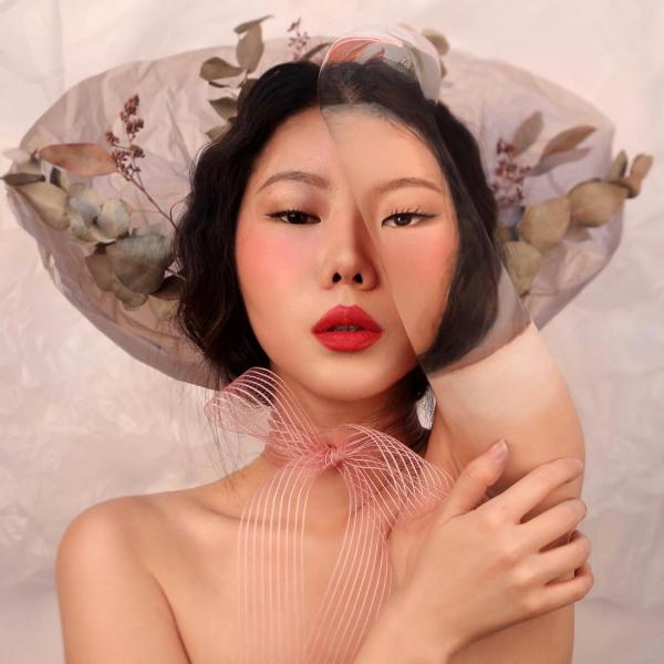 Dain Yoon - 'Thánh trang điểm' ngụy trang bất chấp mọi môi trường Dain Yoon - 'Thánh trang điểm' ngụy trang bất chấp mọi môi trường