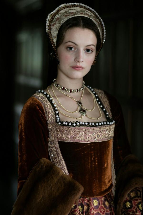 3 cuộc hôn nhân hoàng tộc không thể 'hạnh phúc mãi mãi về sau' trong lịch sử thế giới: Vua Henry VIII chém đầu hai trong số sáu người vợ của mình (Kì 2) 3 cuộc hôn nhân hoàng tộc không thể 'hạnh phúc mãi mãi về sau' trong lịch sử thế giới: Vua Henry VIII chém đầu hai trong số sáu người vợ của mình (Kì 2)