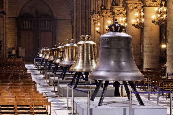 Nhà thờ Đức Bà Paris đang lưu trữ những báu vật và tác phẩm nghệ thuật nào? Nhà thờ Đức Bà Paris đang lưu trữ những báu vật và tác phẩm nghệ thuật nào?