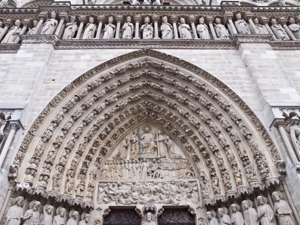 Nhà thờ Đức Bà Paris đang lưu trữ những báu vật và tác phẩm nghệ thuật nào? Nhà thờ Đức Bà Paris đang lưu trữ những báu vật và tác phẩm nghệ thuật nào?
