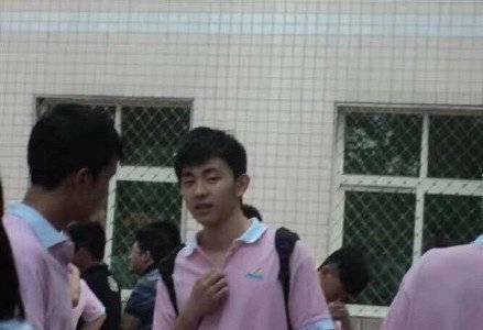 Đặng Luân và độ nổi tiếng thời học sinh: Soái ca học giỏi nhưng lại chẳng động lòng trước ai Đặng Luân và độ nổi tiếng thời học sinh: Soái ca học giỏi nhưng lại chẳng động lòng trước ai