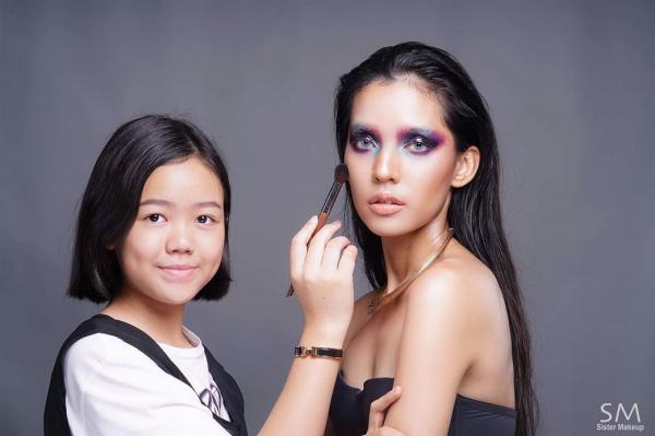 Thần đồng trang điểm 12 tuổi đã có thể tậu một chiếc xe sang làm quà sinh nhật cho mình Thần đồng trang điểm 12 tuổi đã có thể tậu một chiếc xe sang làm quà sinh nhật cho mình