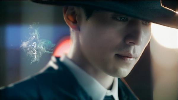 HOT: Lee Dong Wook sẽ là 'anh trai thịt bò' - kẻ sát nhân đeo bám Im Si Wan trong Strangers From Hell HOT: Lee Dong Wook sẽ là 'anh trai thịt bò' - kẻ sát nhân đeo bám Im Si Wan trong Strangers From Hell