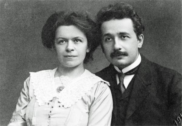 Những điều kiện khắt khe và lạ lùng trong ‘hợp đồng hôn nhân’ của nhà bác học Albert Einstein Những điều kiện khắt khe và lạ lùng trong ‘hợp đồng hôn nhân’ của nhà bác học Albert Einstein