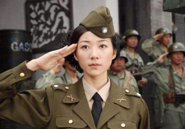 10 sao nữ Hoa ngữ xinh đẹp và 'soái khí' đầy mình khi diện quân trang 10 sao nữ Hoa ngữ xinh đẹp và 'soái khí' đầy mình khi diện quân trang