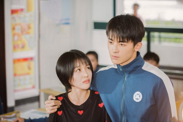 Vì sao nhất định phải xem 'Anh Chỉ Thích Em’: Ai trong chúng ta cũng từng mơ có một F kun trong đời Vì sao nhất định phải xem 'Anh Chỉ Thích Em’: Ai trong chúng ta cũng từng mơ có một F kun trong đời
