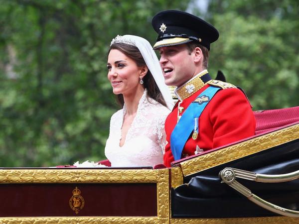 Loạt khoảnh khắc đáng nhớ trong 8 năm làm nên thiên tình sử giữa Hoàng tử William và Kate Middleson Loạt khoảnh khắc đáng nhớ trong 8 năm làm nên thiên tình sử giữa Hoàng tử William và Kate Middleson