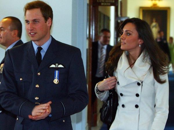 Loạt khoảnh khắc đáng nhớ trong 8 năm làm nên thiên tình sử giữa Hoàng tử William và Kate Middleson Loạt khoảnh khắc đáng nhớ trong 8 năm làm nên thiên tình sử giữa Hoàng tử William và Kate Middleson