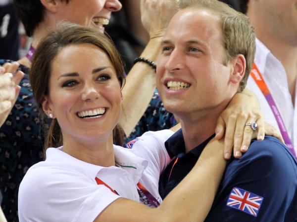 Loạt khoảnh khắc đáng nhớ trong 8 năm làm nên thiên tình sử giữa Hoàng tử William và Kate Middleson Loạt khoảnh khắc đáng nhớ trong 8 năm làm nên thiên tình sử giữa Hoàng tử William và Kate Middleson