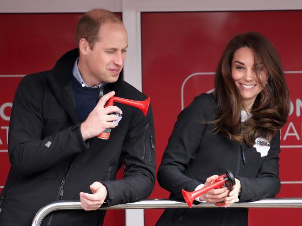 Loạt khoảnh khắc đáng nhớ trong 8 năm làm nên thiên tình sử giữa Hoàng tử William và Kate Middleson Loạt khoảnh khắc đáng nhớ trong 8 năm làm nên thiên tình sử giữa Hoàng tử William và Kate Middleson