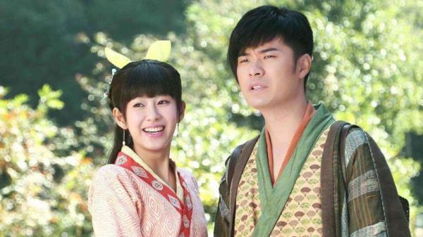 Những chuyện tình showbiz từng đẹp hơn phim trước khi khiến công chúng vỡ mộng vì scandal Những chuyện tình showbiz từng đẹp hơn phim trước khi khiến công chúng vỡ mộng vì scandal