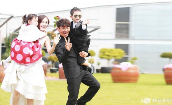 Những chuyện tình showbiz từng đẹp hơn phim trước khi khiến công chúng vỡ mộng vì scandal Những chuyện tình showbiz từng đẹp hơn phim trước khi khiến công chúng vỡ mộng vì scandal