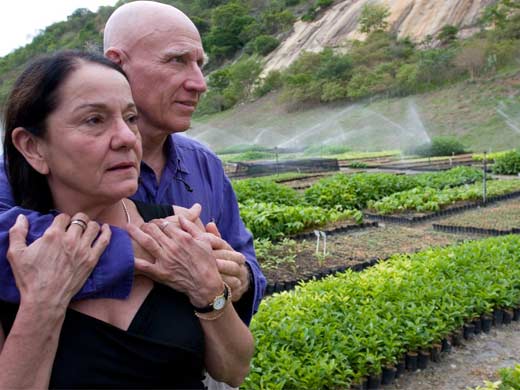 Cặp vợ chồng dành hơn 20 năm để trồng rừng và mang hơn 500 loài động vật có nguy cơ tuyệt chủng trở về nhà Cặp vợ chồng dành hơn 20 năm để trồng rừng và mang hơn 500 loài động vật có nguy cơ tuyệt chủng trở về nhà