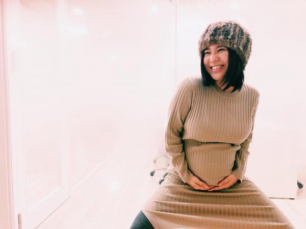 Cả Châu Á có thể xem Sora Aoi livestream quá trình sinh mổ của mình, thậm chí có cả phụ đề Cả Châu Á có thể xem Sora Aoi livestream quá trình sinh mổ của mình, thậm chí có cả phụ đề