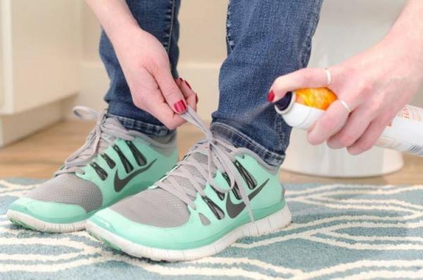15 tips giúp tiết kiệm hàng tấn thời gian của bạn chỉ bằng một chai keo xịt tóc 15 tips giúp tiết kiệm hàng tấn thời gian của bạn chỉ bằng một chai keo xịt tóc
