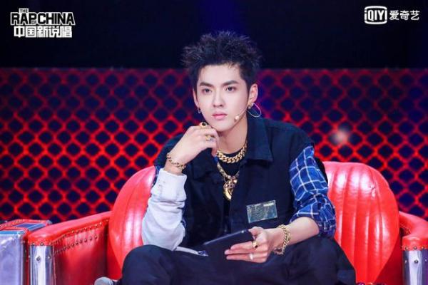 Vì muốn chụp ảnh Ngô Diệc Phàm, fangirl đánh liều tham gia show thi rap thế nhưng lại vào được hẳn vòng trong Vì muốn chụp ảnh Ngô Diệc Phàm, fangirl đánh liều tham gia show thi rap thế nhưng lại vào được hẳn vòng trong