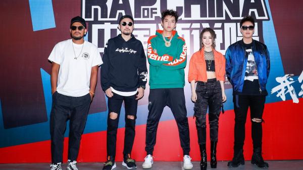 Vì muốn chụp ảnh Ngô Diệc Phàm, fangirl đánh liều tham gia show thi rap thế nhưng lại vào được hẳn vòng trong Vì muốn chụp ảnh Ngô Diệc Phàm, fangirl đánh liều tham gia show thi rap thế nhưng lại vào được hẳn vòng trong