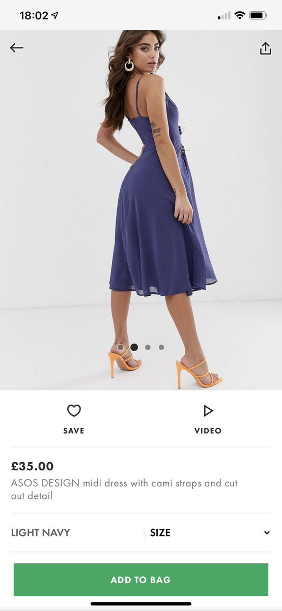 Lỗi tại tay photoshop: ASOS bị phát hiện dùng... kẹp giấy để giúp váy vừa với người mẫu Lỗi tại tay photoshop: ASOS bị phát hiện dùng... kẹp giấy để giúp váy vừa với người mẫu
