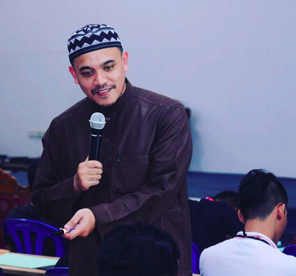 Nhà thuyết giáo người Malaysia đòi đất nước 'cấm cửa' BTS vì cho rằng nhóm là 'hậu duệ của Satan' Nhà thuyết giáo người Malaysia đòi đất nước 'cấm cửa' BTS vì cho rằng nhóm là 'hậu duệ của Satan'