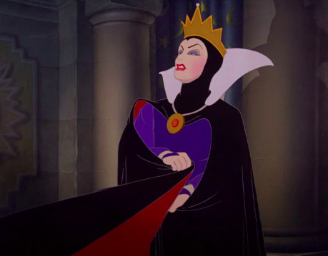 Bộ tranh khi các nhân vật phản diện của Disney còn bé Bộ tranh khi các nhân vật phản diện của Disney còn bé