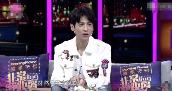 Fanboy La Vân Hi quyết thi vào trường của Hồ Ca để gặp thần tượng nhưng cái kết lại không thể nhọ hơn Fanboy La Vân Hi quyết thi vào trường của Hồ Ca để gặp thần tượng nhưng cái kết lại không thể nhọ hơn