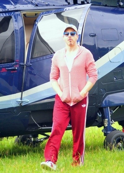 'Iron Man' Robert Downey Jr.: Chưa có màu nào trên đời mà anh đây chưa mặc lên người hết 'Iron Man' Robert Downey Jr.: Chưa có màu nào trên đời mà anh đây chưa mặc lên người hết