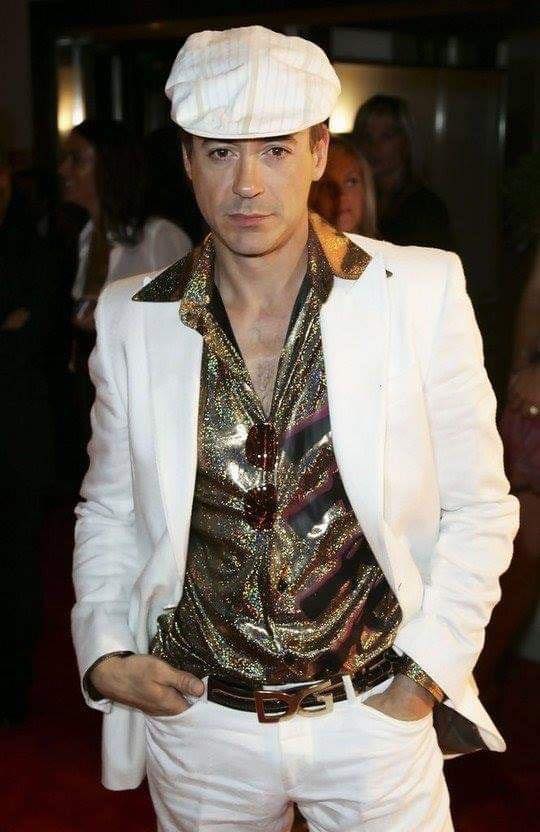 'Iron Man' Robert Downey Jr.: Chưa có màu nào trên đời mà anh đây chưa mặc lên người hết 'Iron Man' Robert Downey Jr.: Chưa có màu nào trên đời mà anh đây chưa mặc lên người hết