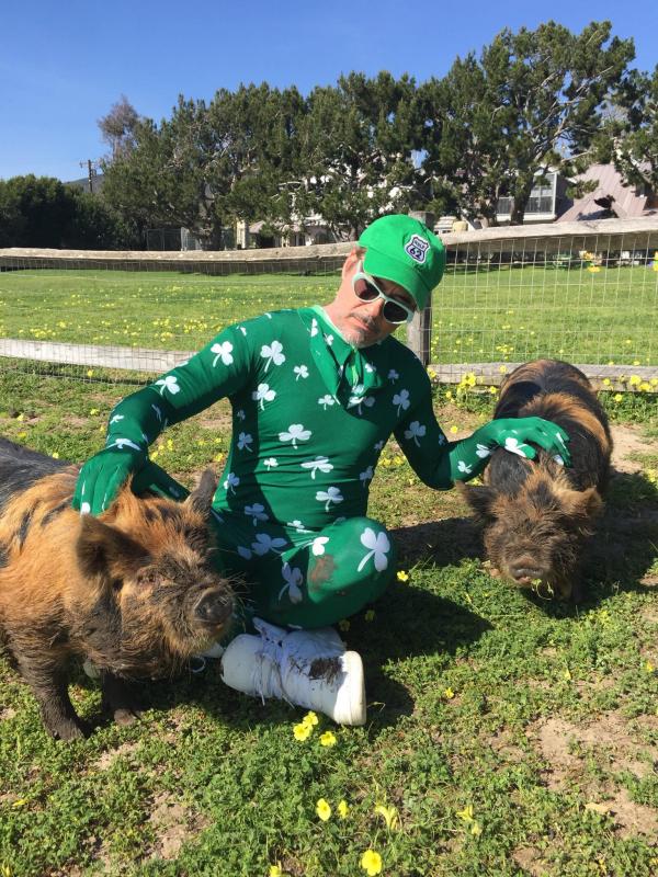 'Iron Man' Robert Downey Jr.: Chưa có màu nào trên đời mà anh đây chưa mặc lên người hết 'Iron Man' Robert Downey Jr.: Chưa có màu nào trên đời mà anh đây chưa mặc lên người hết