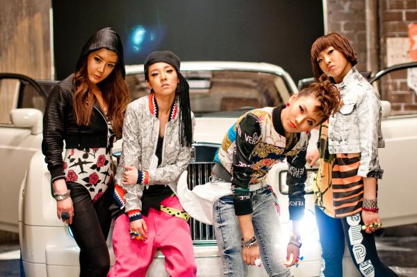 Dara (2NE1) từng phải chụp hình nội y để kiếm tiền phụ gia đình, được YG cứu vớt lúc tuyệt vọng nhất Dara (2NE1) từng phải chụp hình nội y để kiếm tiền phụ gia đình, được YG cứu vớt lúc tuyệt vọng nhất