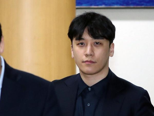 Lệnh bắt giữ Seungri bị từ chối, cảnh sát sẽ nộp yêu cầu lệnh mới vào tuần tới Lệnh bắt giữ Seungri bị từ chối, cảnh sát sẽ nộp yêu cầu lệnh mới vào tuần tới