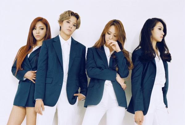 Từ bao giờ, cụm từ 'chia tay nhưng không tan rã' lại khiến cho fan K-Pop mệt mỏi và rối bời đến vậy Từ bao giờ, cụm từ 'chia tay nhưng không tan rã' lại khiến cho fan K-Pop mệt mỏi và rối bời đến vậy