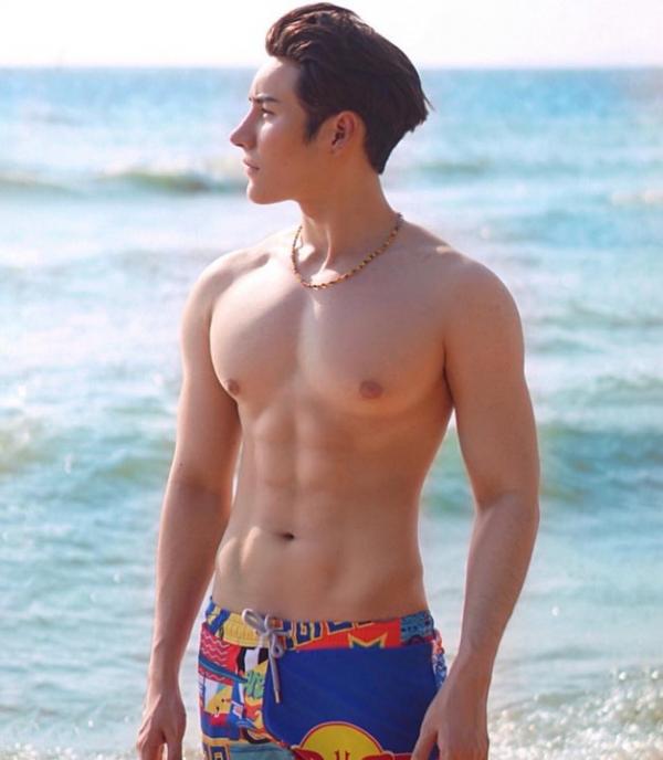 Khỏi cần tập gym vẫn có thể sở hữu body sáu múi chuẩn manly nhờ... dao kéo Khỏi cần tập gym vẫn có thể sở hữu body sáu múi chuẩn manly nhờ... dao kéo