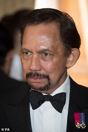 Quốc vương Brunei tuyên bố sẽ huỷ bỏ đạo luật man rợ ném đá người đồng tính đến chết Quốc vương Brunei tuyên bố sẽ huỷ bỏ đạo luật man rợ ném đá người đồng tính đến chết