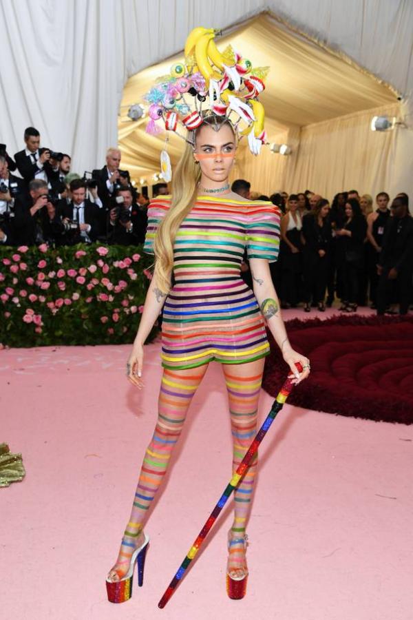 Các sao mặc gì để 'chặt chém' lẫn nhau trên thảm đỏ Met Gala 2019? Các sao mặc gì để 'chặt chém' lẫn nhau trên thảm đỏ Met Gala 2019?