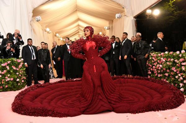 Các sao mặc gì để 'chặt chém' lẫn nhau trên thảm đỏ Met Gala 2019? Các sao mặc gì để 'chặt chém' lẫn nhau trên thảm đỏ Met Gala 2019?