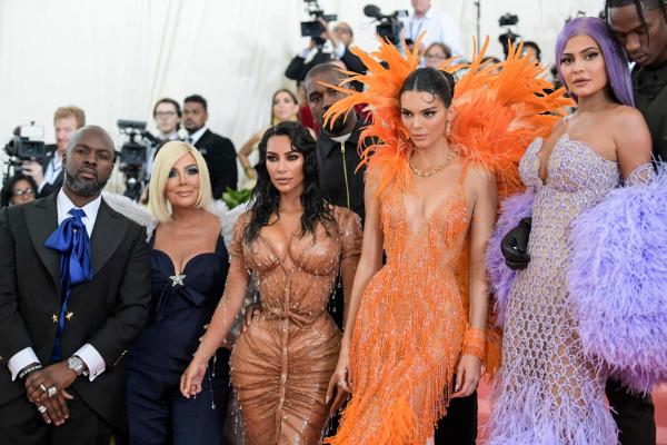 Các sao mặc gì để 'chặt chém' lẫn nhau trên thảm đỏ Met Gala 2019? Các sao mặc gì để 'chặt chém' lẫn nhau trên thảm đỏ Met Gala 2019?