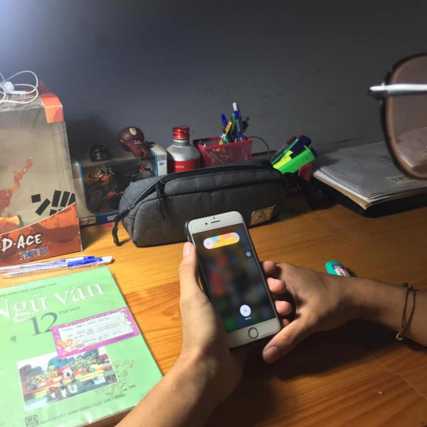 Sĩ tử lớp 12 và 'câu chuyện buồn' khi ngày thi cận kề nhưng không muốn rời xa smartphone Sĩ tử lớp 12 và 'câu chuyện buồn' khi ngày thi cận kề nhưng không muốn rời xa smartphone