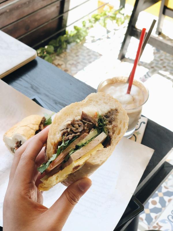 Bánh mì Phượng lừng danh Hội An đã có mặt trên đất Hàn với kiến trúc đậm chất phố cổ Bánh mì Phượng lừng danh Hội An đã có mặt trên đất Hàn với kiến trúc đậm chất phố cổ