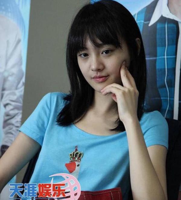 Vẻ đẹp của Trịnh Sảng năm 19 tuổi bất ngờ gây sốt trở lại, dân tình tiếc vì cô đã phẫu thuật thẩm mỹ Vẻ đẹp của Trịnh Sảng năm 19 tuổi bất ngờ gây sốt trở lại, dân tình tiếc vì cô đã phẫu thuật thẩm mỹ