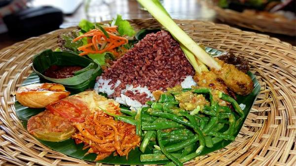 Chưa khi nào người Đông Nam Á đoàn kết như lúc người da trắng chê bai đồ ăn của mình Chưa khi nào người Đông Nam Á đoàn kết như lúc người da trắng chê bai đồ ăn của mình