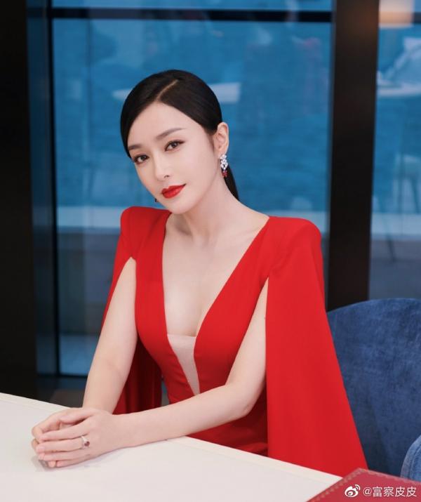'Trách Em Quá Đẹp': Tần Lam làm nữ chủ thời hiện đại khiến dàn mỹ nam Cao Dĩ Tường, Vương Tử Dị si mê 'Trách Em Quá Đẹp': Tần Lam làm nữ chủ thời hiện đại khiến dàn mỹ nam Cao Dĩ Tường, Vương Tử Dị si mê