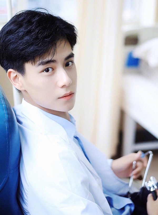 Một bước lên mây nhờ web drama, các sao nam sẽ sống sao nếu không còn là Giang Thần, Hoa Bưu Một bước lên mây nhờ web drama, các sao nam sẽ sống sao nếu không còn là Giang Thần, Hoa Bưu