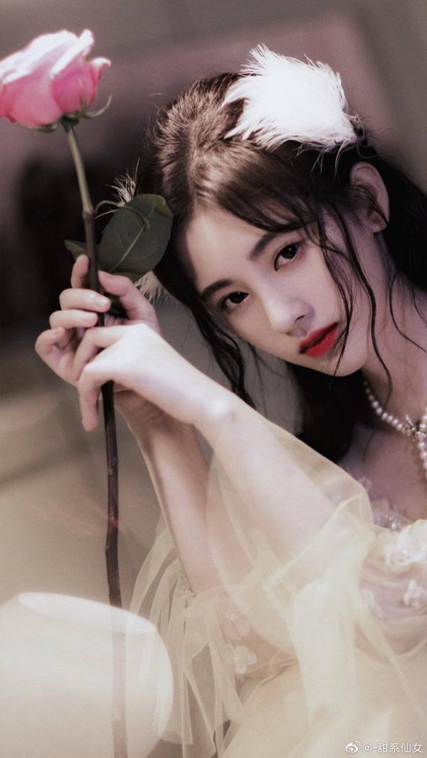 Giải mã 'Cơn sốt Cúc Tịnh Y': Vì sao cô chỉ mất 6 năm đã lên được vị trí nhiều người cả đời mơ ước? Giải mã 'Cơn sốt Cúc Tịnh Y': Vì sao cô chỉ mất 6 năm đã lên được vị trí nhiều người cả đời mơ ước?