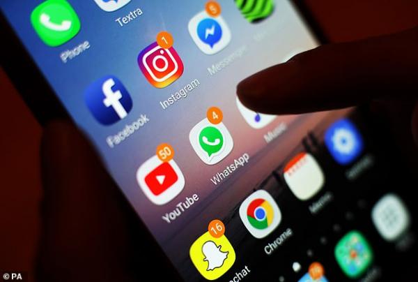 Cảnh sát không hài lòng khi các 'dân phòng online' giúp ngăn chặn tội phạm nhắm đến trẻ em Cảnh sát không hài lòng khi các 'dân phòng online' giúp ngăn chặn tội phạm nhắm đến trẻ em