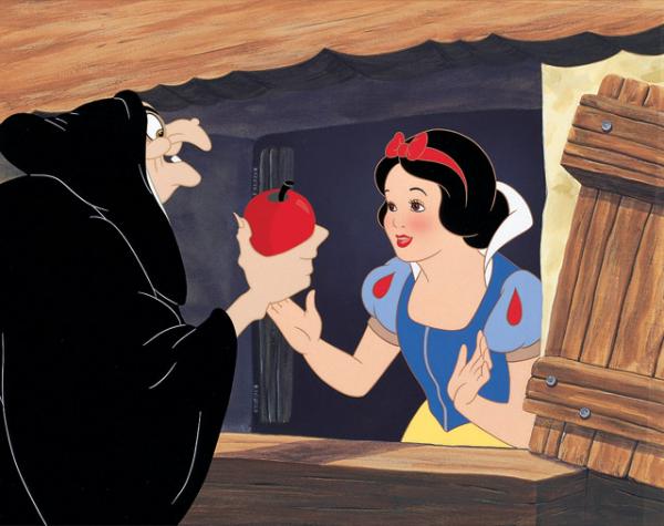 Tuổi thơ có Disney vì đã lược bỏ những yếu tố ghê rợn trong bản gốc 'Nàng Bạch Tuyết và Bảy Chú Lùn' Tuổi thơ có Disney vì đã lược bỏ những yếu tố ghê rợn trong bản gốc 'Nàng Bạch Tuyết và Bảy Chú Lùn'