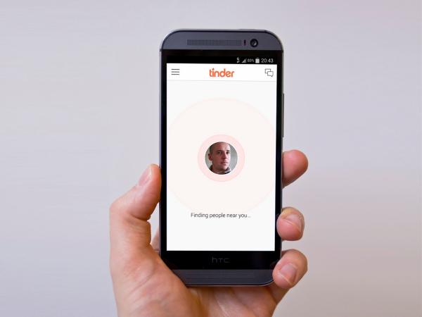 Chàng trai đánh lừa cả thế giới khi chụp ảnh bằng hiệu ứng của Snapchat, nhận được 1,650 lượt thích và hàng trăm lượt ghép đôi trên Tinder Chàng trai đánh lừa cả thế giới khi chụp ảnh bằng hiệu ứng của Snapchat, nhận được 1,650 lượt thích và hàng trăm lượt ghép đôi trên Tinder