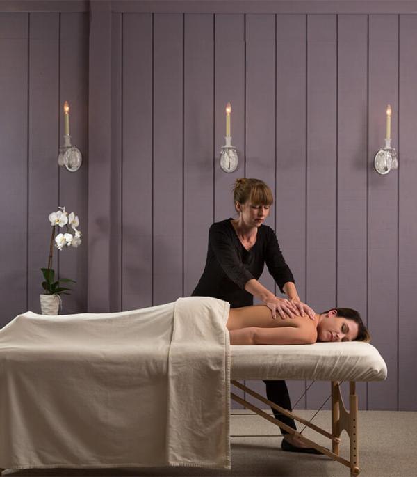 Đi spa thư giãn, một phụ nữ Trung Quốc phát hiện mình bị live-stream cho đàn ông lạ mặt Đi spa thư giãn, một phụ nữ Trung Quốc phát hiện mình bị live-stream cho đàn ông lạ mặt