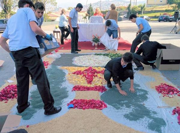 Trường học dạy việc gia đình cho con trai Trường học dạy việc gia đình cho con trai