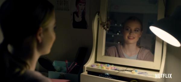 'Black Mirror' mùa 5 sắp trình làng: Tấm gương đen sẽ soi những bí mật đen tối, kinh dị nào đây? 'Black Mirror' mùa 5 sắp trình làng: Tấm gương đen sẽ soi những bí mật đen tối, kinh dị nào đây?