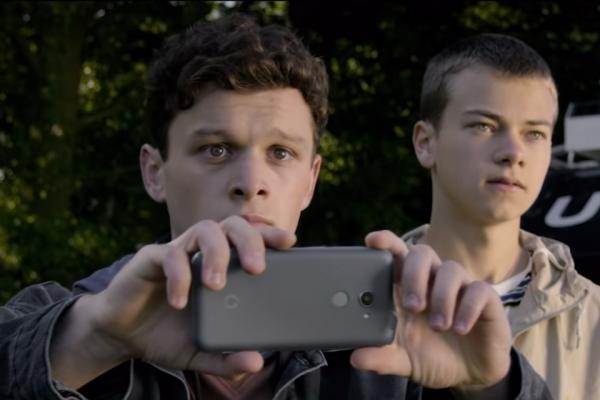 'Black Mirror' mùa 5 sắp trình làng: Tấm gương đen sẽ soi những bí mật đen tối, kinh dị nào đây? 'Black Mirror' mùa 5 sắp trình làng: Tấm gương đen sẽ soi những bí mật đen tối, kinh dị nào đây?